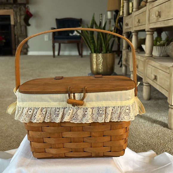 Longaberger Brown Basket with Cream Lace Accent - Picture 6 of 9